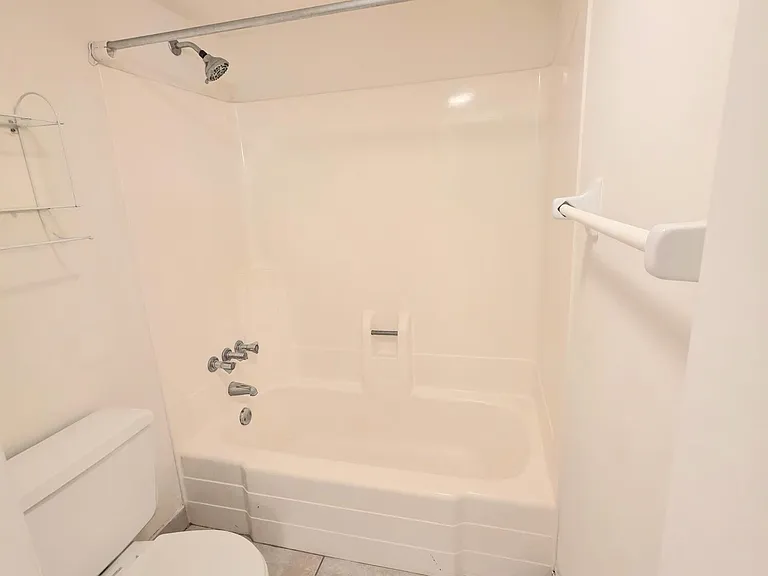 959 SE 2nd Ave #101 — Photo 16