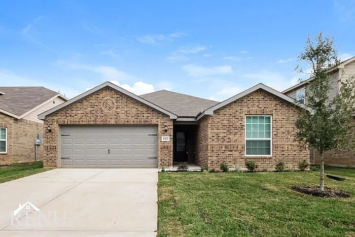 10421 Sweetwater Creek Dr — Photo 1