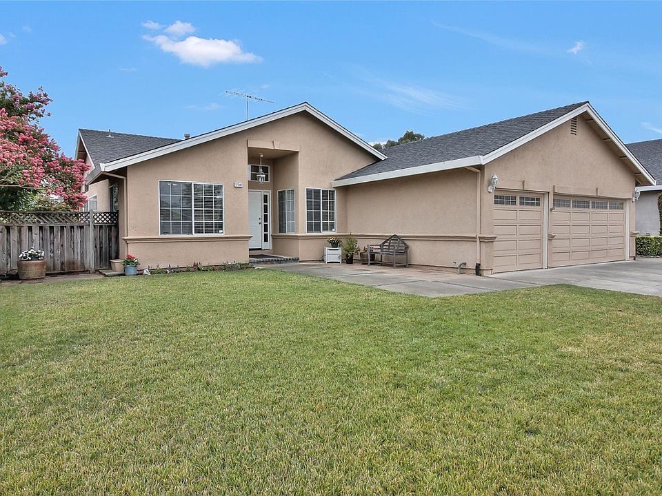 1st image of 17387 Walnut Grove Dr