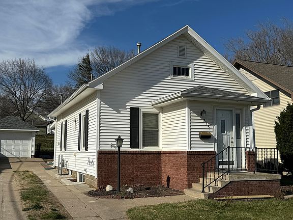 2nd image of 815 E Superior St