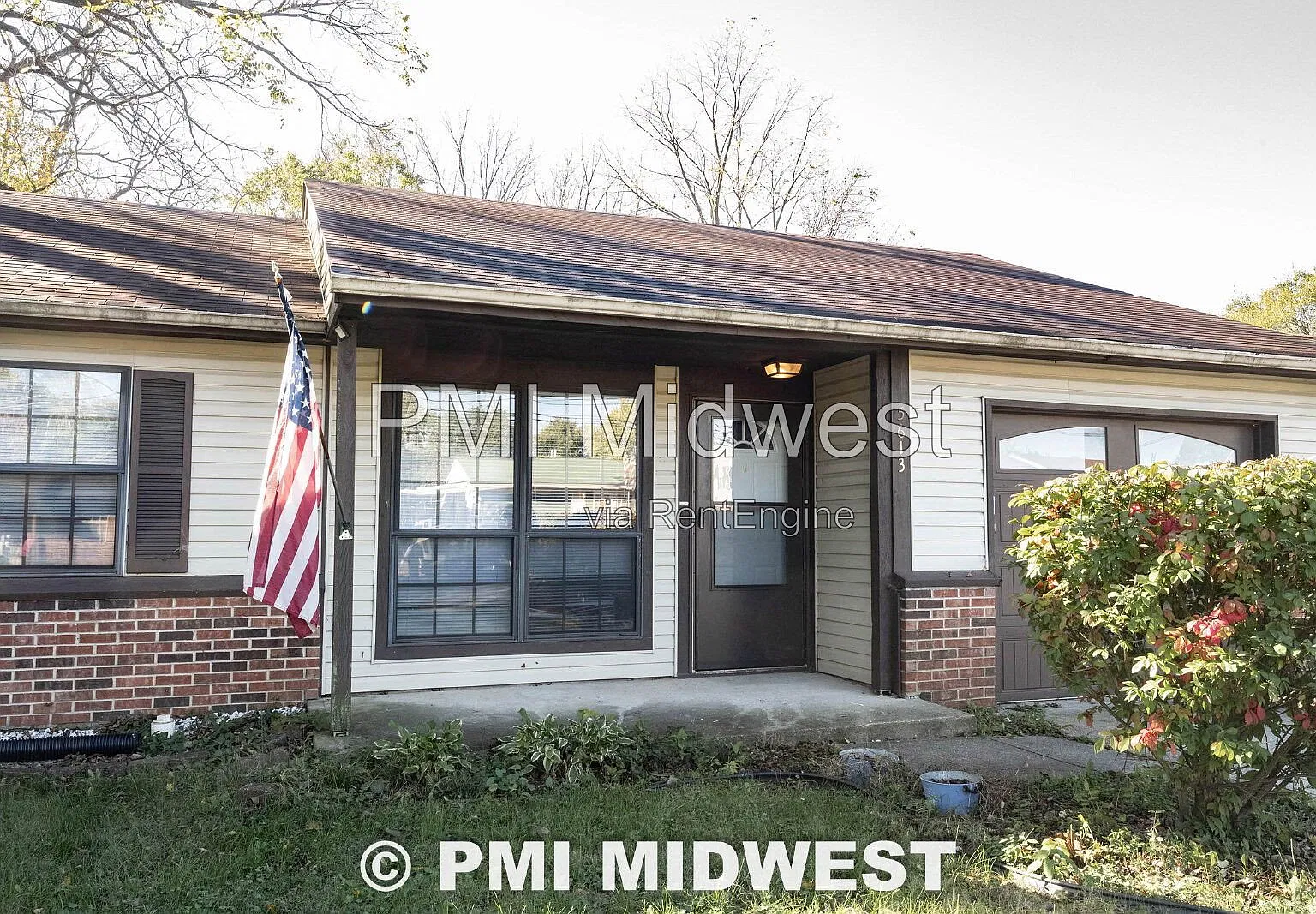 3 bed, 2.0 bath, 1064 sqft, $1,700 — Photo 2