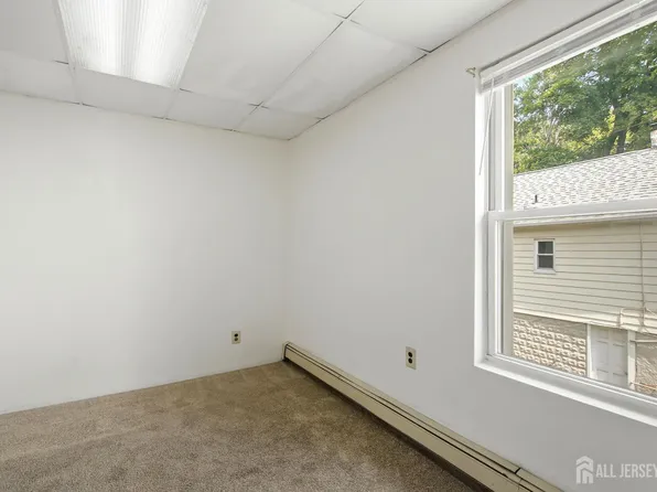 275 Laurence Pkwy, Laurence Harbor, NJ 08879