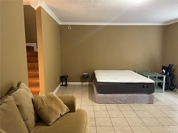 5th image of 159 Westpark Ct