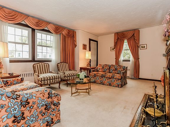 4th image of 5 Highwood Way
