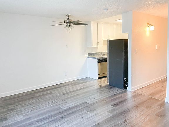 5th image of 5311 College Oak Dr #2
