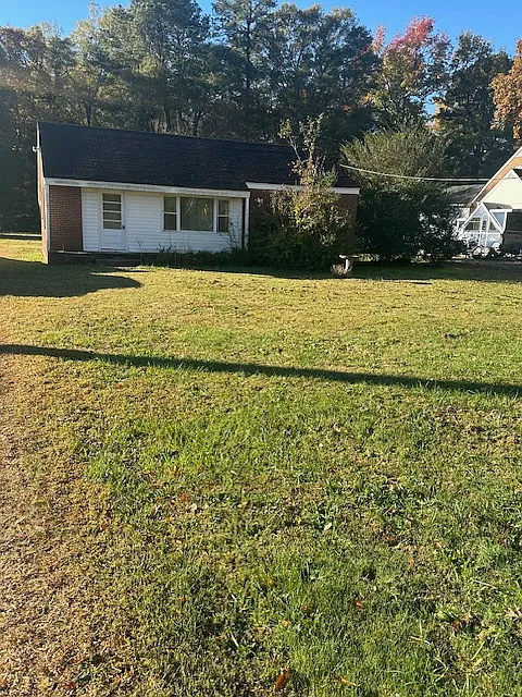 3 bed, 1025 sqft, $1,425 — Photo 1