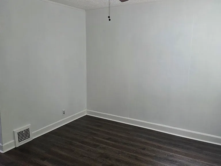 3341 W 122nd St #2 — Photo 1
