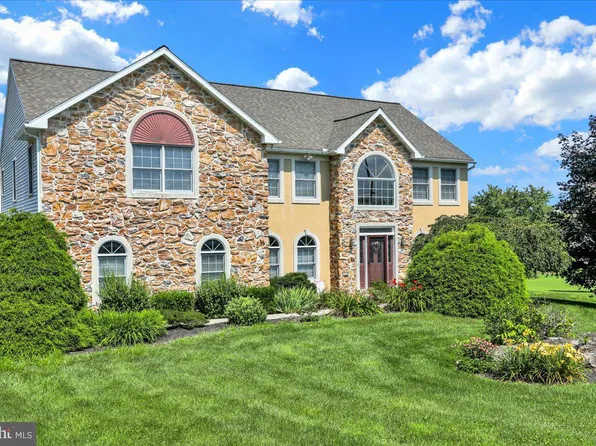 3 Golf Ln, Fleetwood, PA 19522
