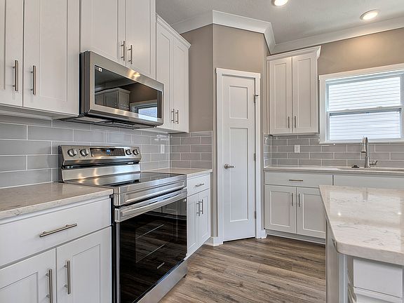 3rd image of 287 Olivia Dr