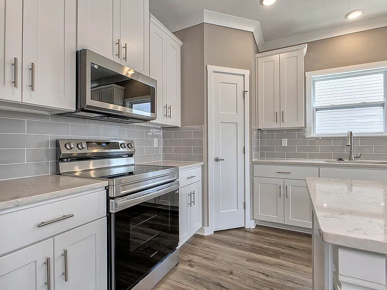 287 Olivia Dr — Photo 3