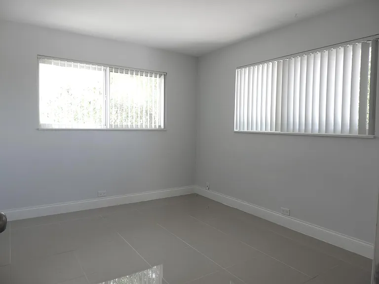 915 SE 22nd Ave — Photo 22