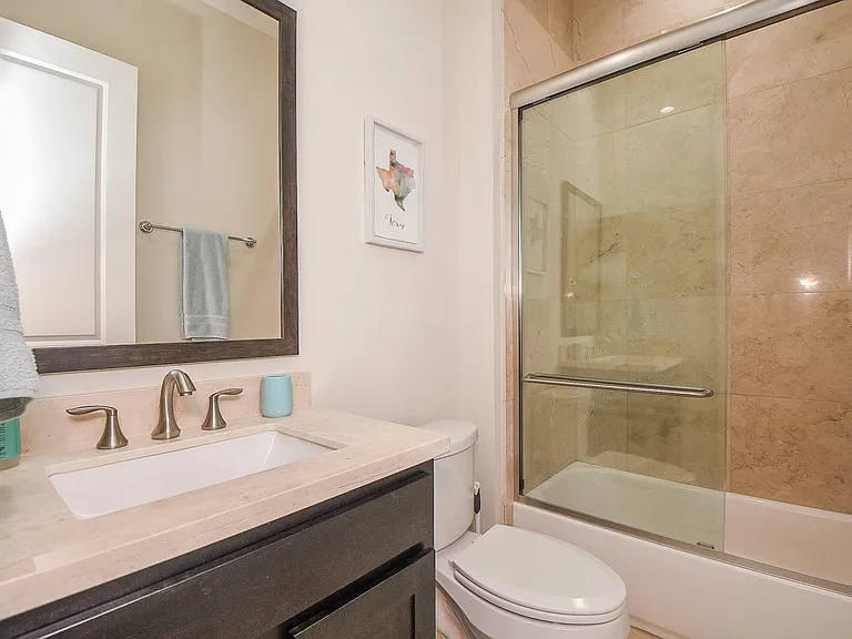 1204 Fowler St — Photo 20