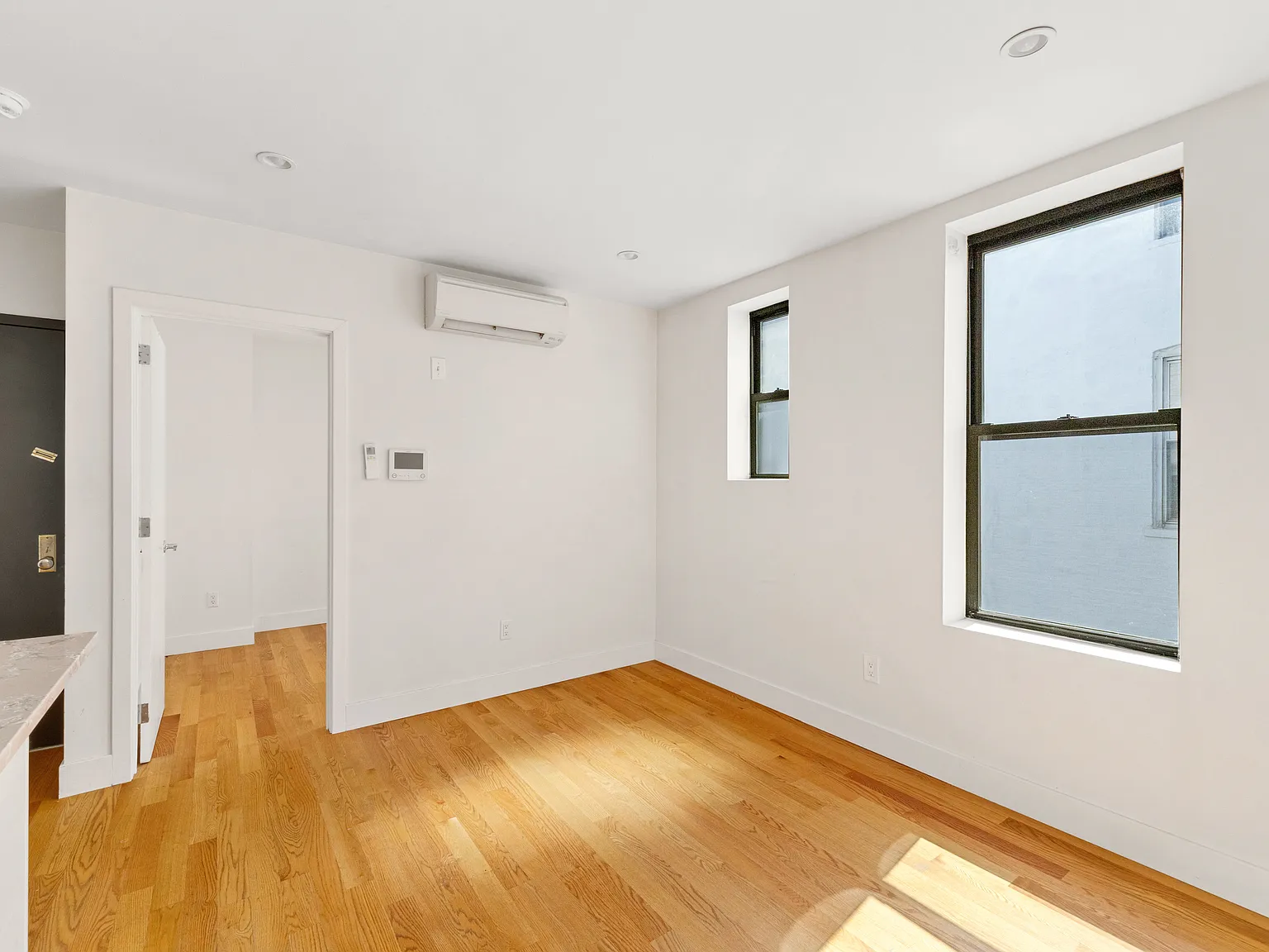 34-44 32nd Street — Photo 3