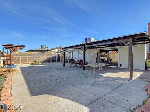 2nd image of 4952 Novato Cir