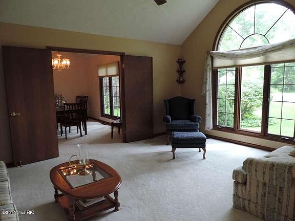 4th image of 3288 N Riverwood Dr
