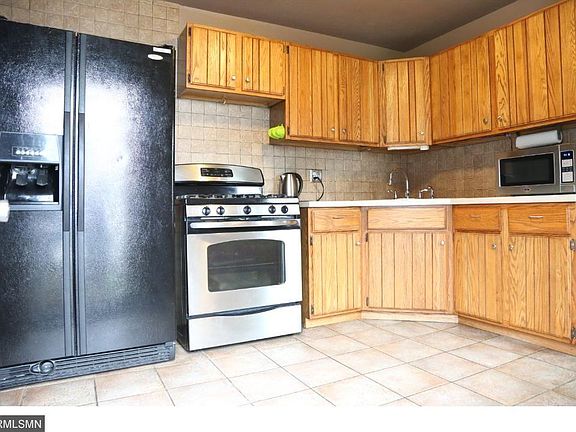 5th image of 1894 Beaumont St