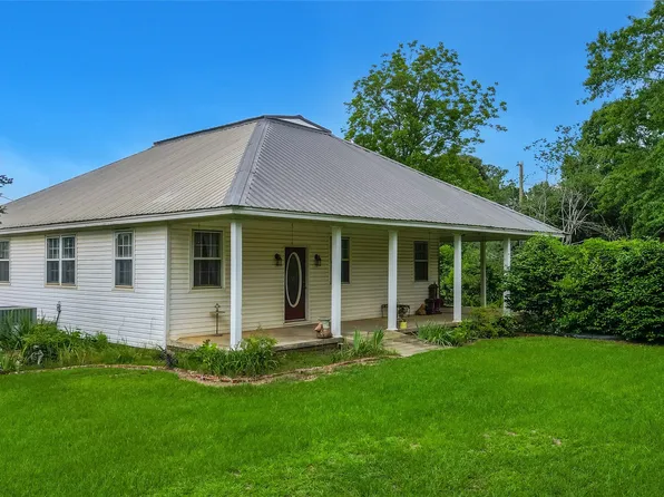 112 County Road 64, Deatsville, AL 36022