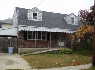 193 Elizabeth St, Westbury, NY 11590