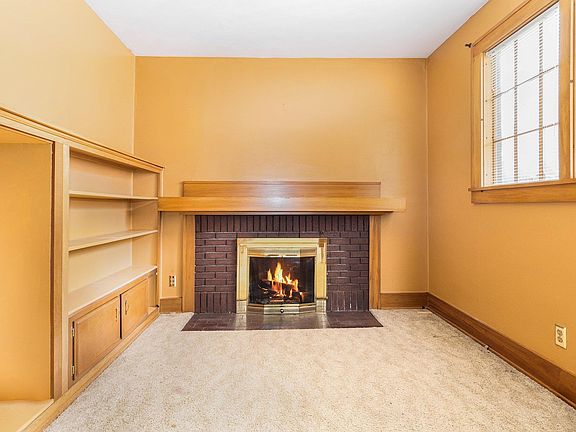5th image of 309 E Madison St