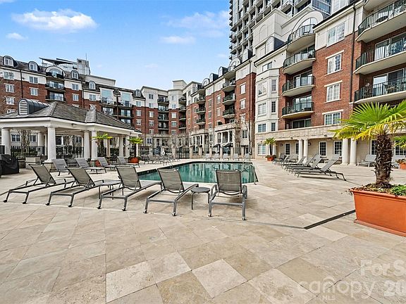 2nd image of 300 W 5th St APT 336