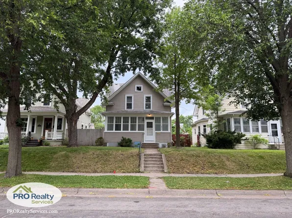 826 Thomas Ave, Saint Paul, MN 55104