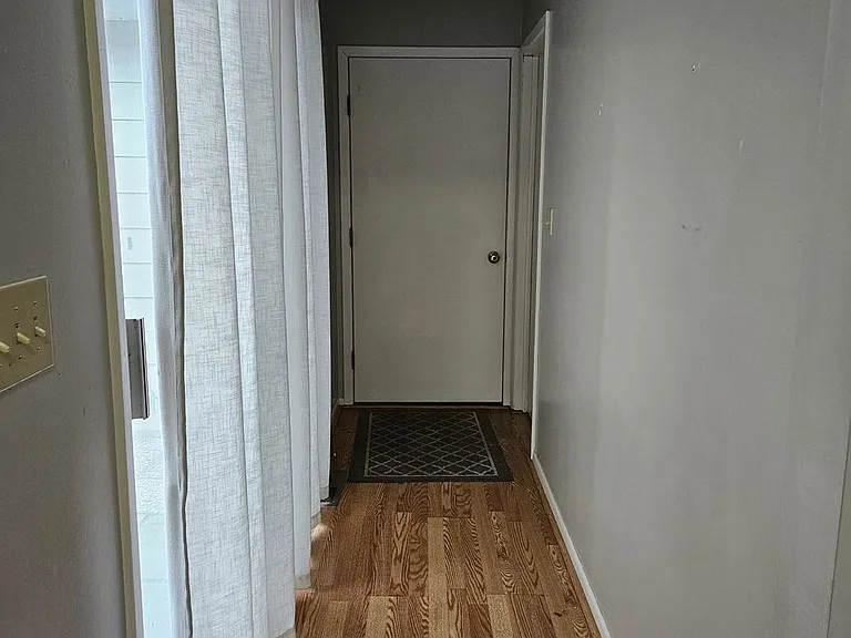 1242 Colonial Dr — Photo 15