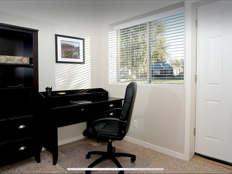 2901 Grape St — Photo 14