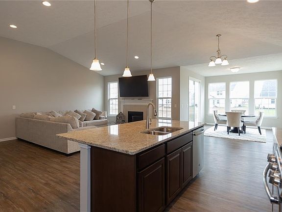 4th image of 6679 Amber Way