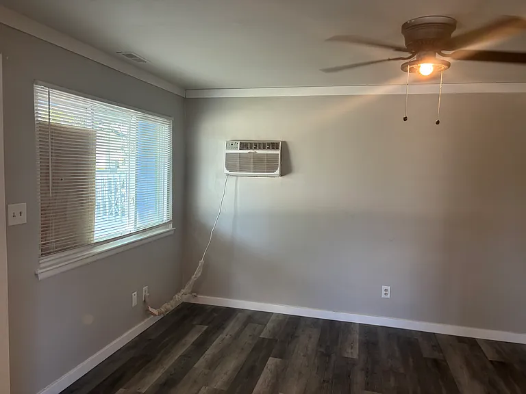 1354 Buckingham Ave — Photo 6