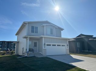 448 S 91st St, West Des Moines, IA 50266