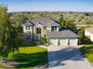 52 Edgewood Dr, Richland, WA 99352