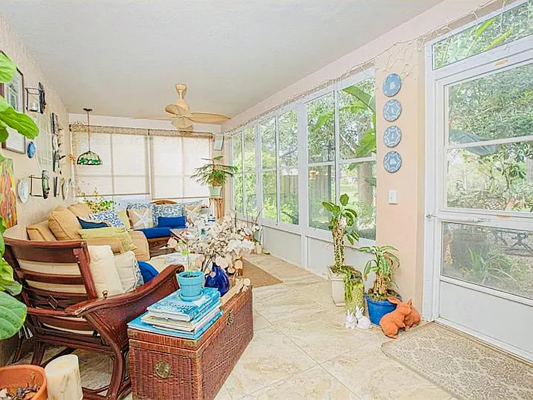 537 Mason Dr — Photo 14