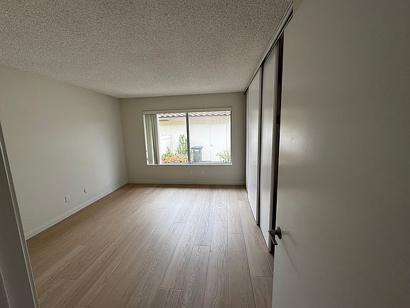 3rd image of 322 Volney Ln