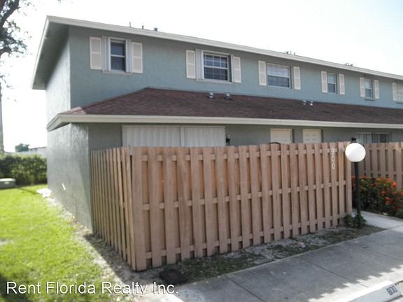 2nd image of 900 Cypress Way E