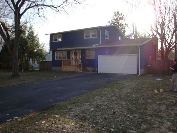 2nd image of 122 Sagamore Dr S