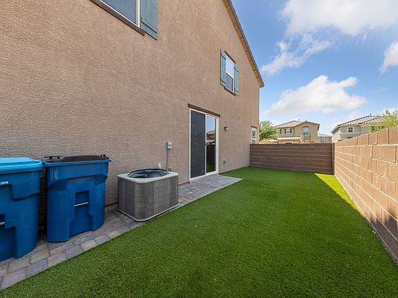 4th image of 1103 Desert Dome Ave