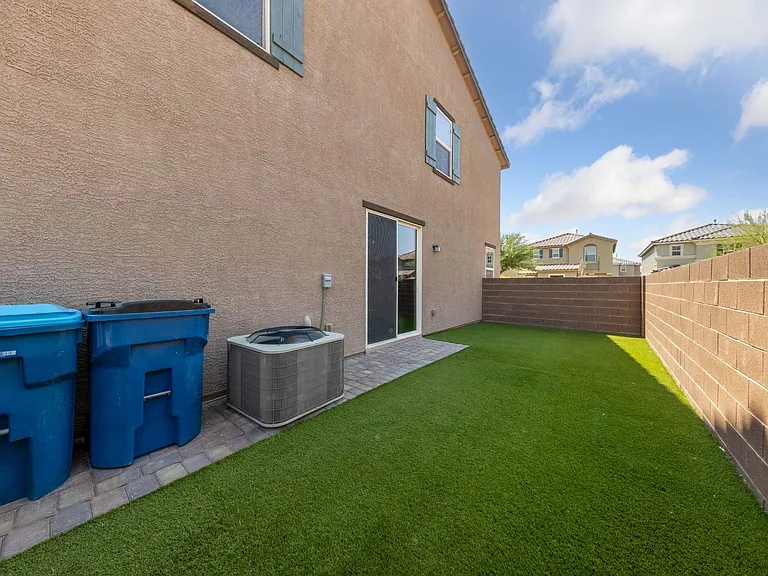1103 Desert Dome Ave — Photo 4