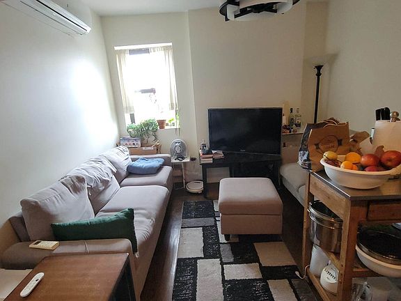 2nd image of 924 Dean St APT 3R