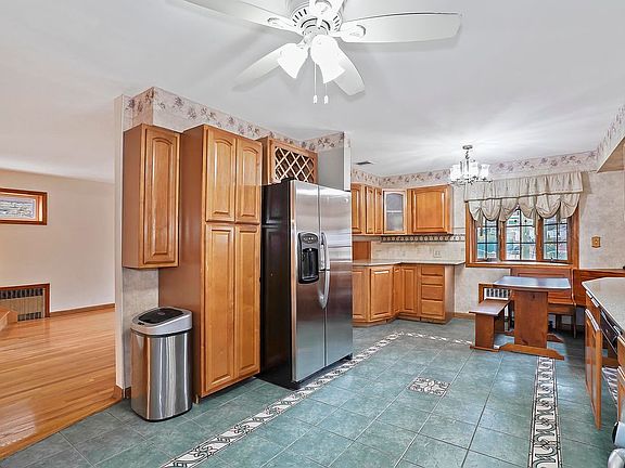 5th image of 60 Chapin Ave