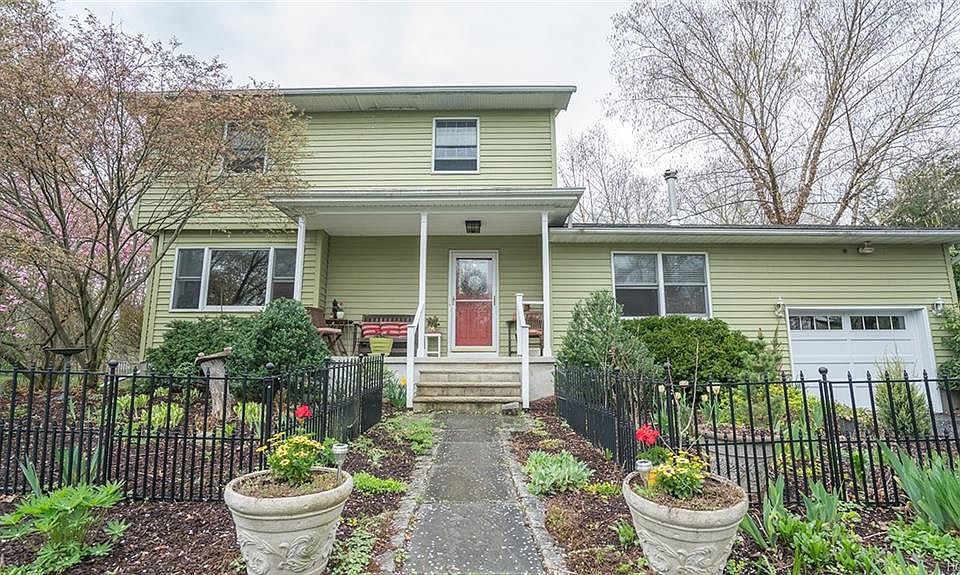 1st image of 21 Knapp Ln