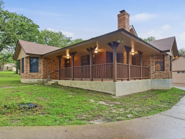 338 Twin Oaks Dr, La Vernia, TX 78121