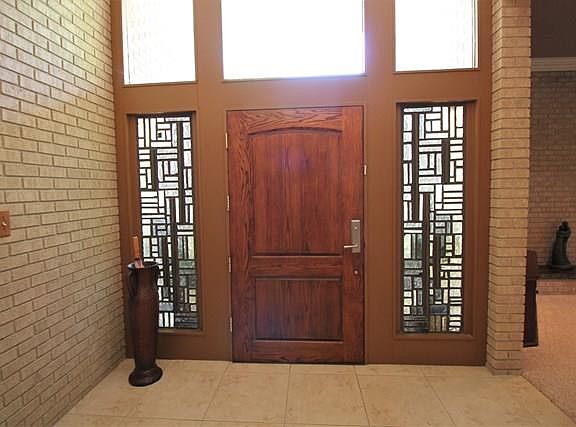 3rd image of 616 E Houston Ave