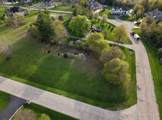 8875 Belfield Rd, Crystal Lake, IL 60014