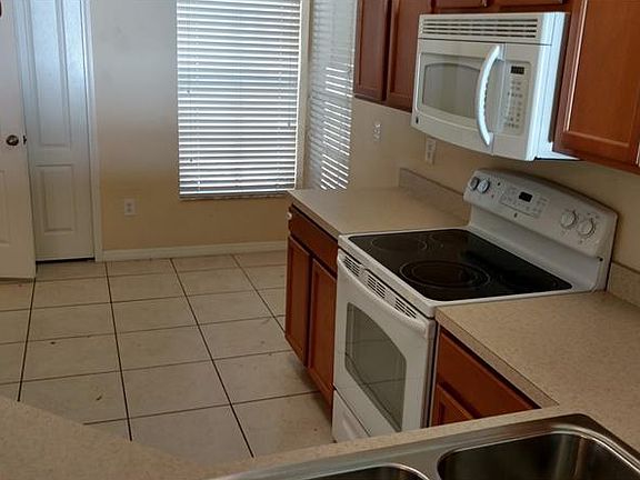 4th image of 14019 Hollow Crest Pl