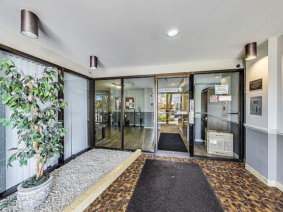 4th image of 6525 N Nashville Ave #5A