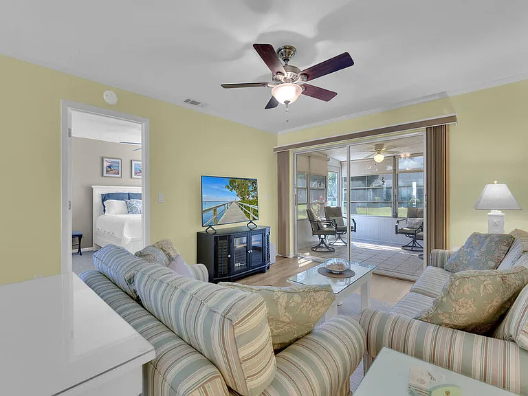 6815 Sandtrap Dr — Photo 5