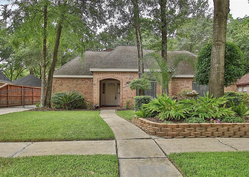 1st image of 15107 River Park Dr