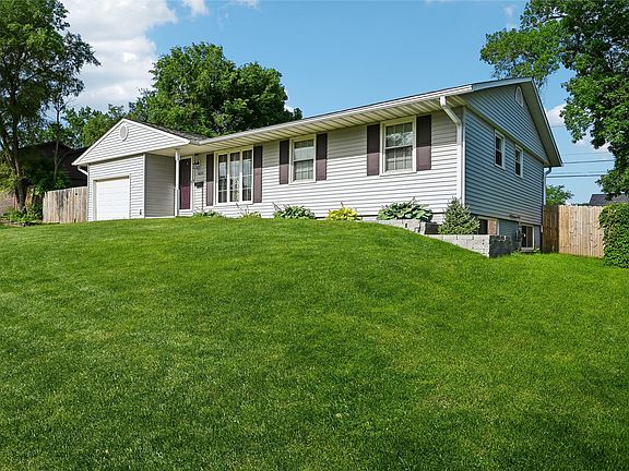 2nd image of 4633 White Pine Dr NE