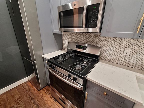5th image of 11 Belvedere St #3B