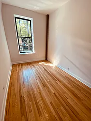 Rented by Metropolis Real Estate of Manhattan